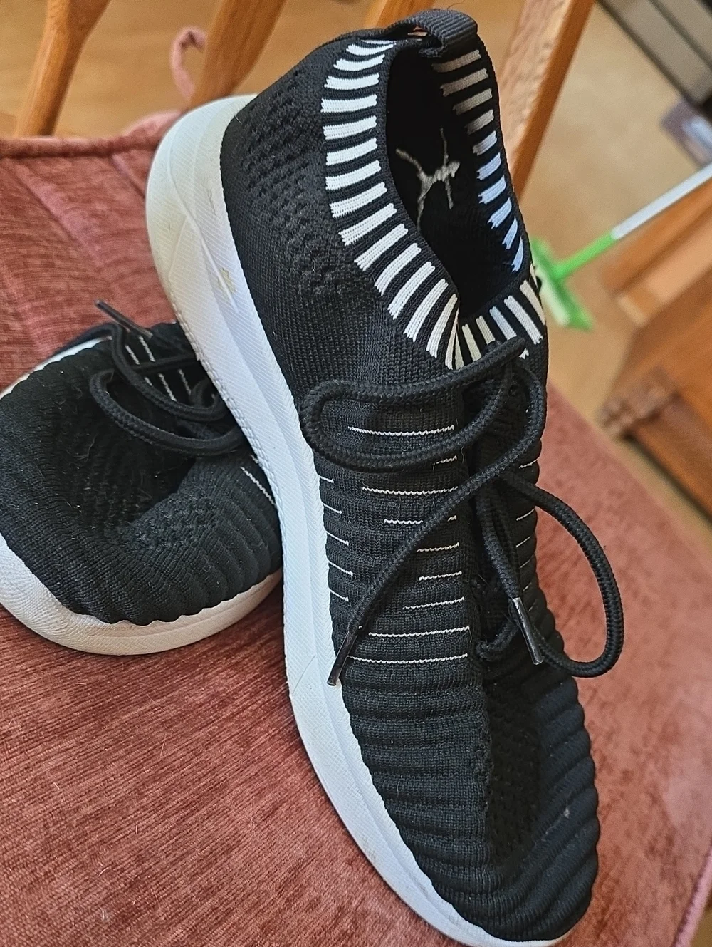 Danskin Black White Slip On Stretch Sneakers